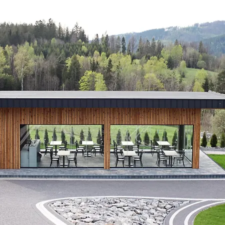 Swierkowa Osada * ايستينبا