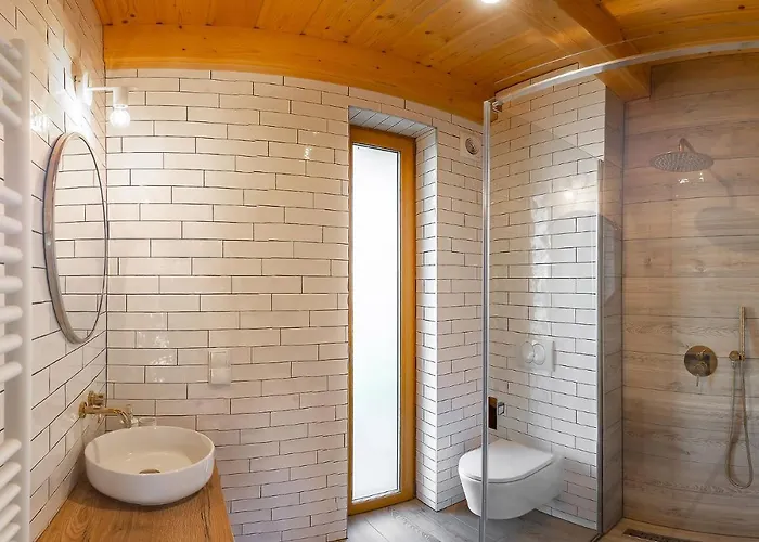 Swierkowa Osada منتزه العطل ايستينبا